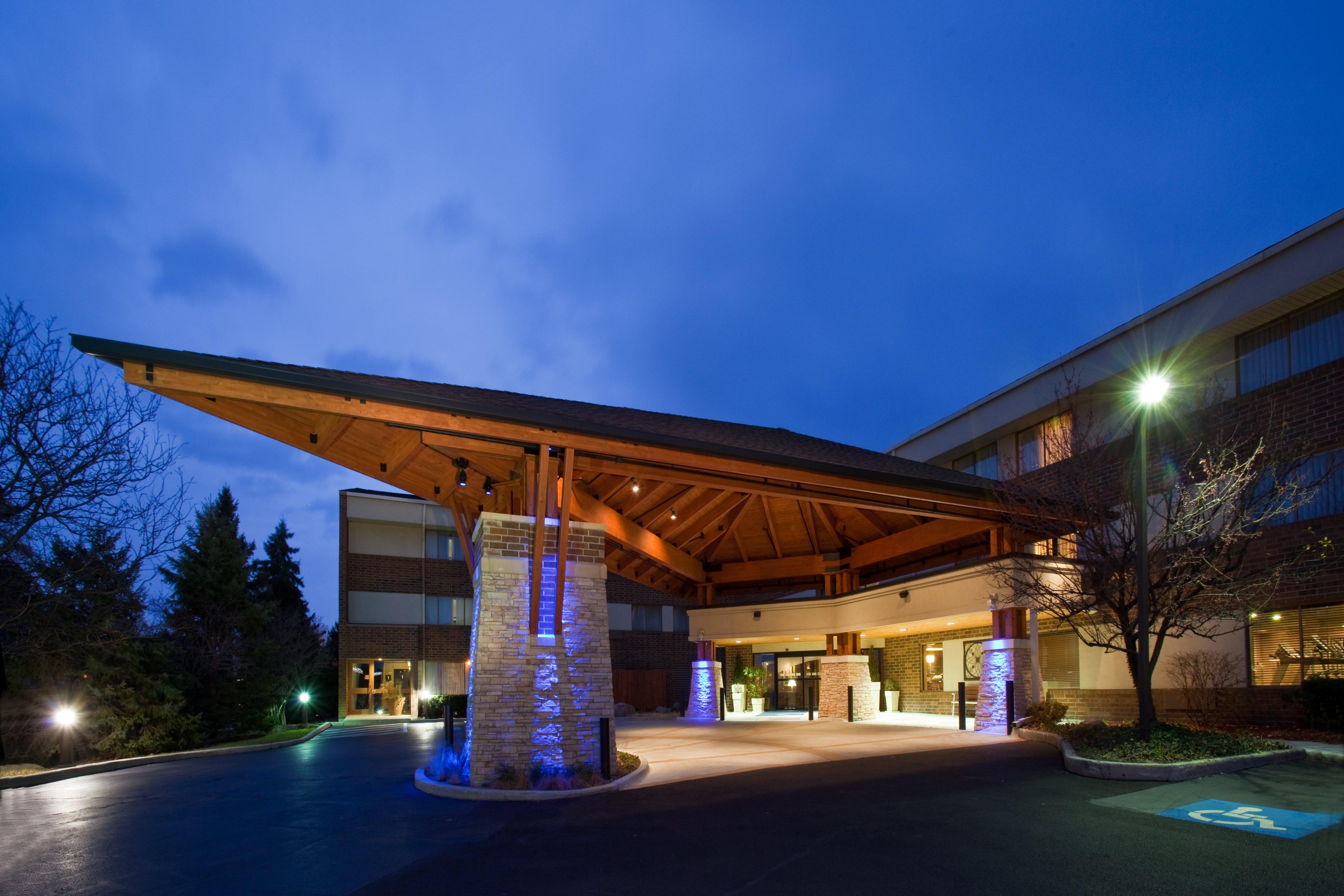 Holiday Inn Express Chicago-Downers Grove By Ihg Exterior foto