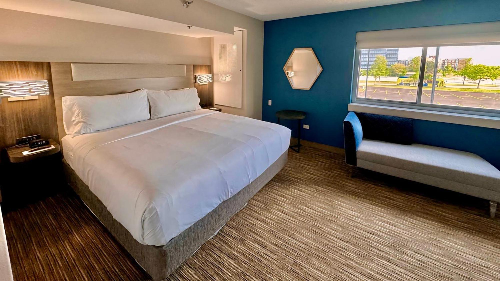 Holiday Inn Express Chicago-Downers Grove By Ihg Exterior foto